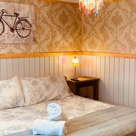 Arte Brisa Hostal Boutique Puerto Natales Buitenkant foto