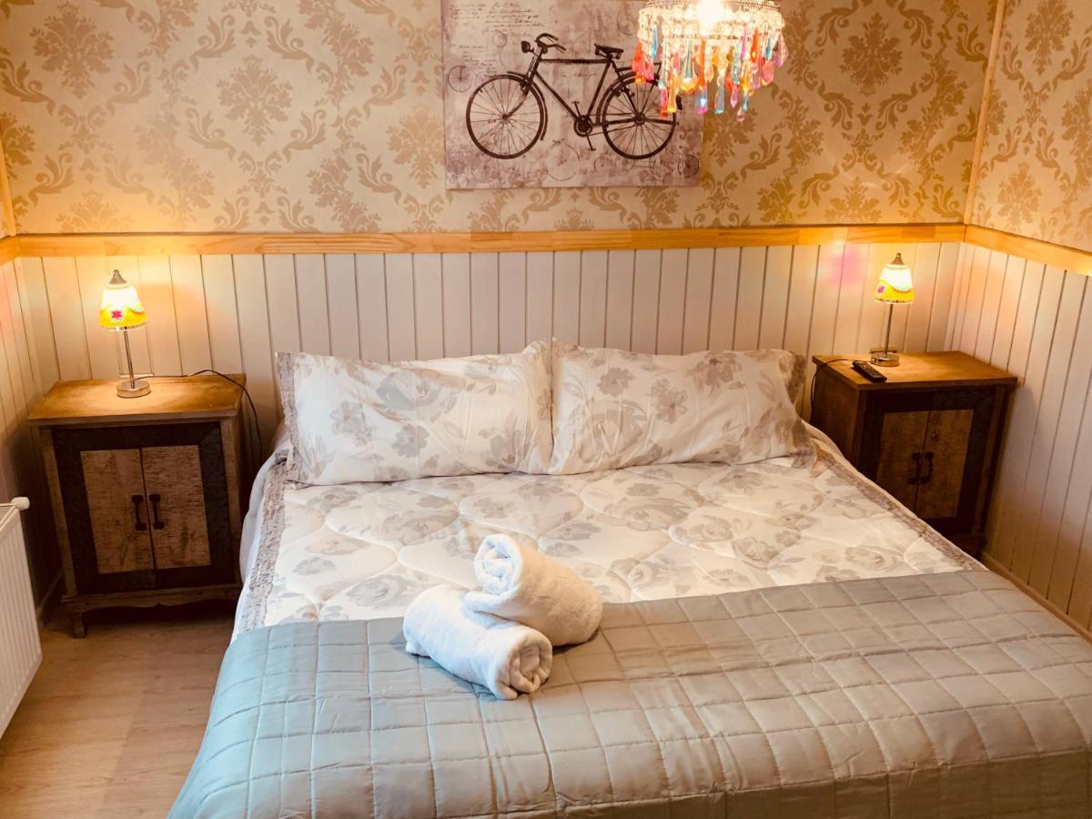 Arte Brisa Hostal Boutique Puerto Natales Buitenkant foto