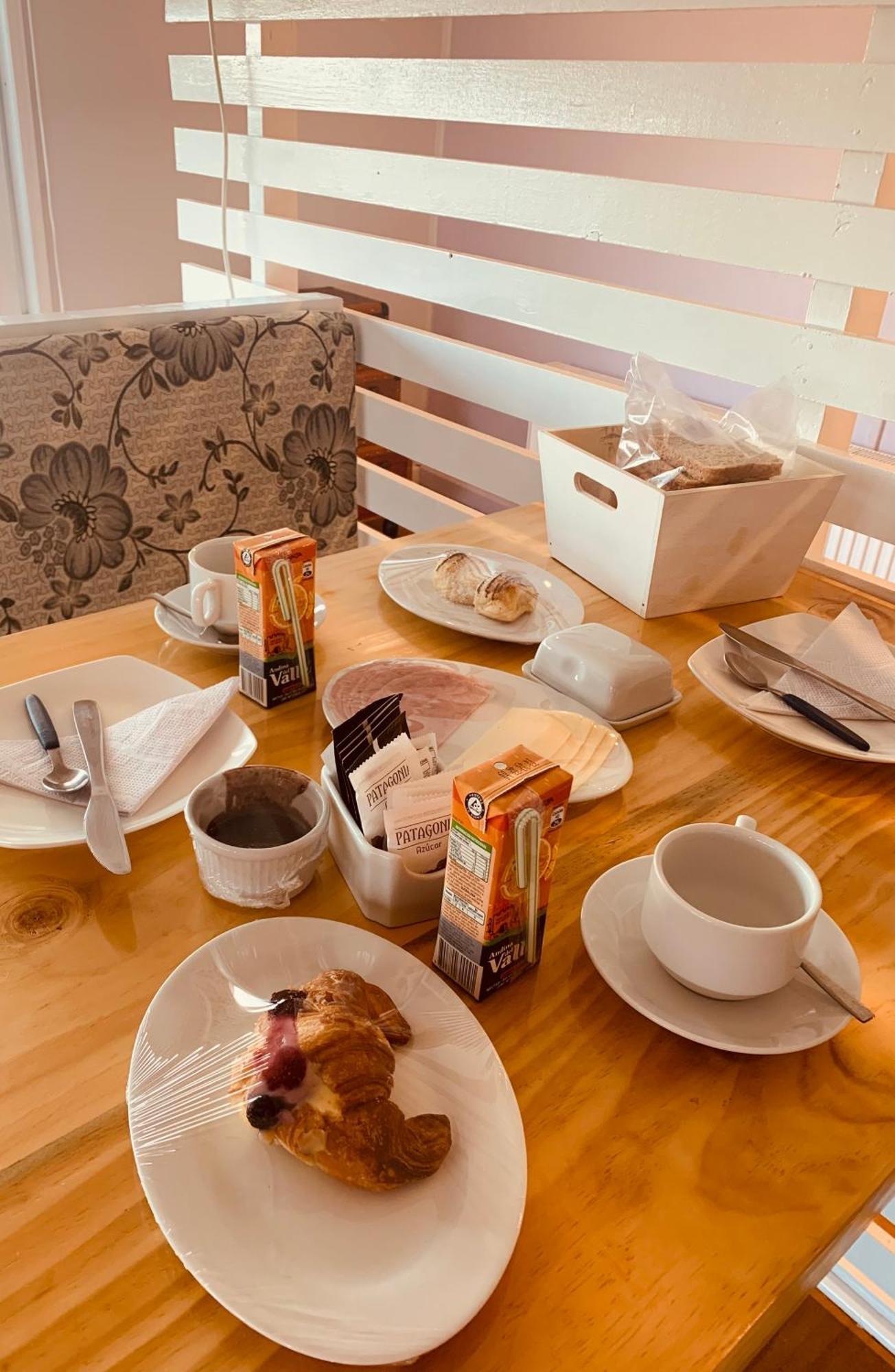 Arte Brisa Hostal Boutique Puerto Natales Buitenkant foto